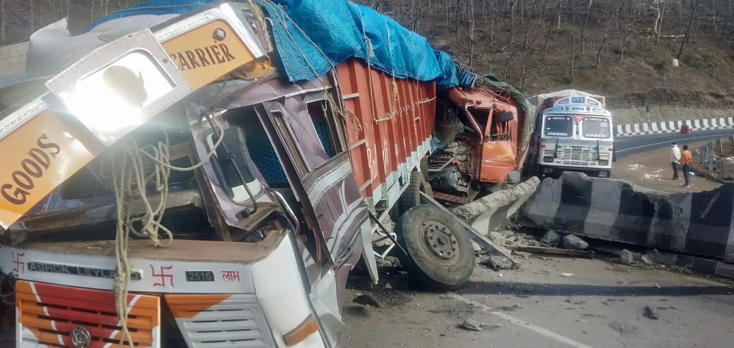 Road accident in Jabalpur and Seoni border