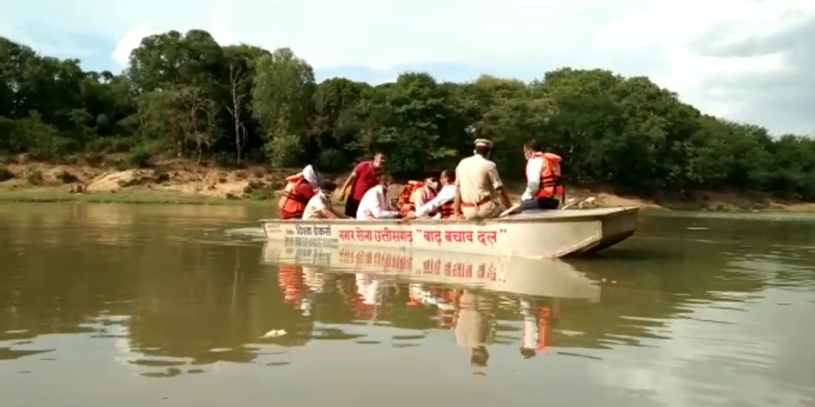 Preparation to deal with rain in Bastar