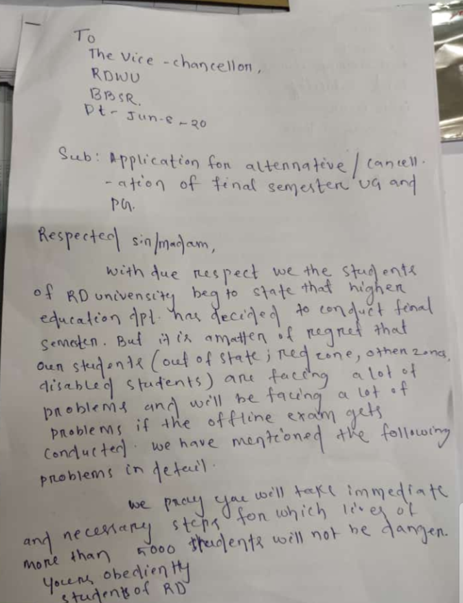 protest against exam amid lockdown, protest against exam in ramadevi university, student strike against exam in ramadevi university, bhubaneswar latest news, exam date postponed inra,adevi university, ଲକଡାଉନରେ ପରୀକ୍ଷାକୁ ବିରୋଧ, ରମାଦେବୀ ବିଶ୍ବବିଦ୍ୟାଳୟରେ ପରୀକ୍ଷା ବିରୋଧୀ ଧାରଣା, ପରୀକ୍ଷା ବିରୋଧରେ ରମାଦେବୀ ବିଶ୍ବବିଦ୍ୟାଳୟରେ ଧାରଣା, ଭୁବନେଶ୍ବର ଲାଟେଷ୍ଟ ନ୍ୟୁଜ୍‌, ଘୁଞ୍ଚିଲା ରମାଦେବୀ ବିଶ୍ବବିଦ୍ୟାଳୟ ପରୀକ୍ଷା ତାରିଖ