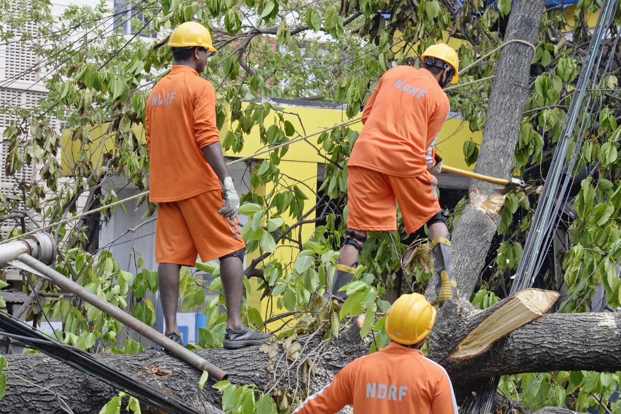 ndrf jawan at amphan affected area