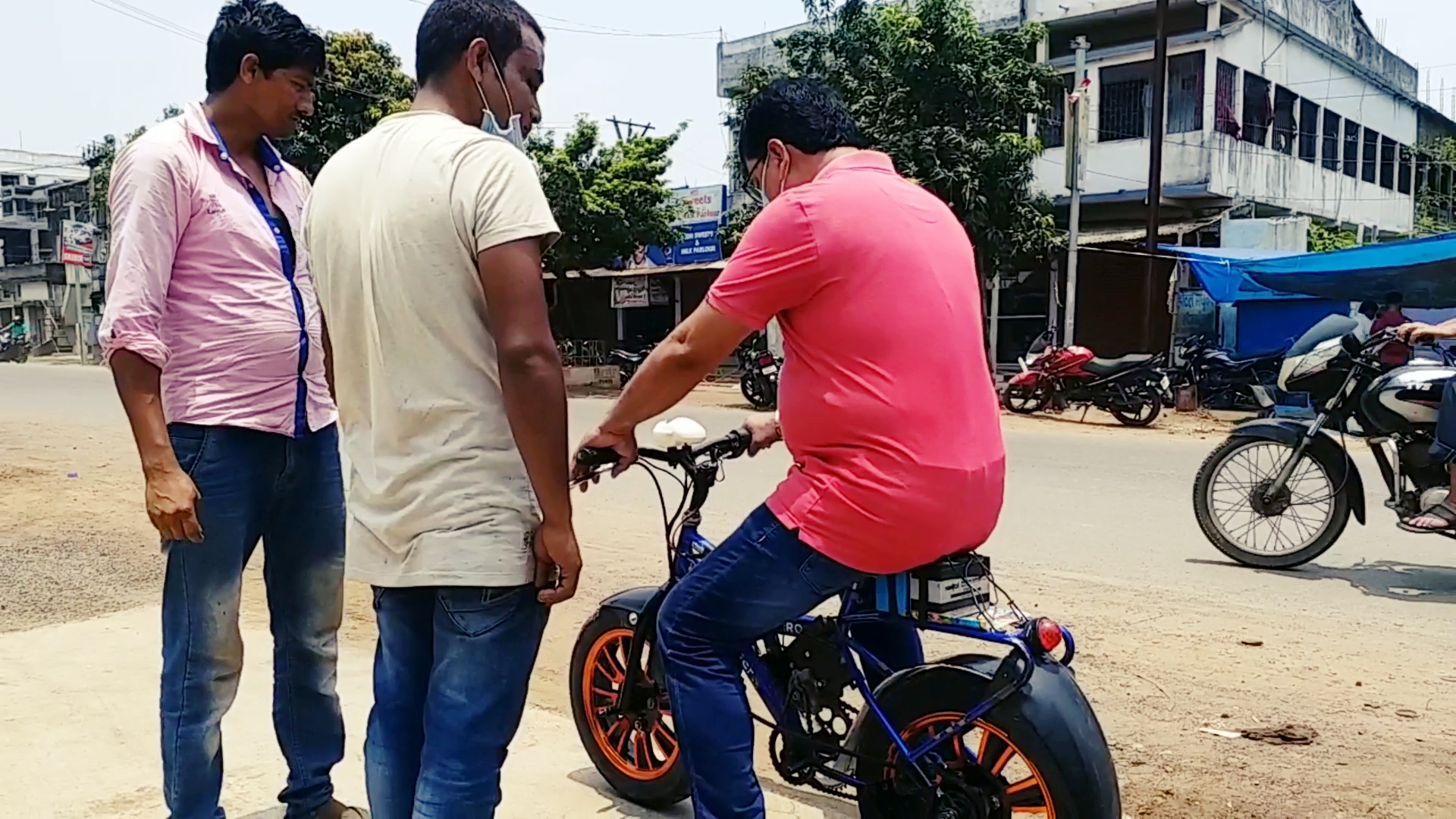 Puncher mechanic made electric bicycle