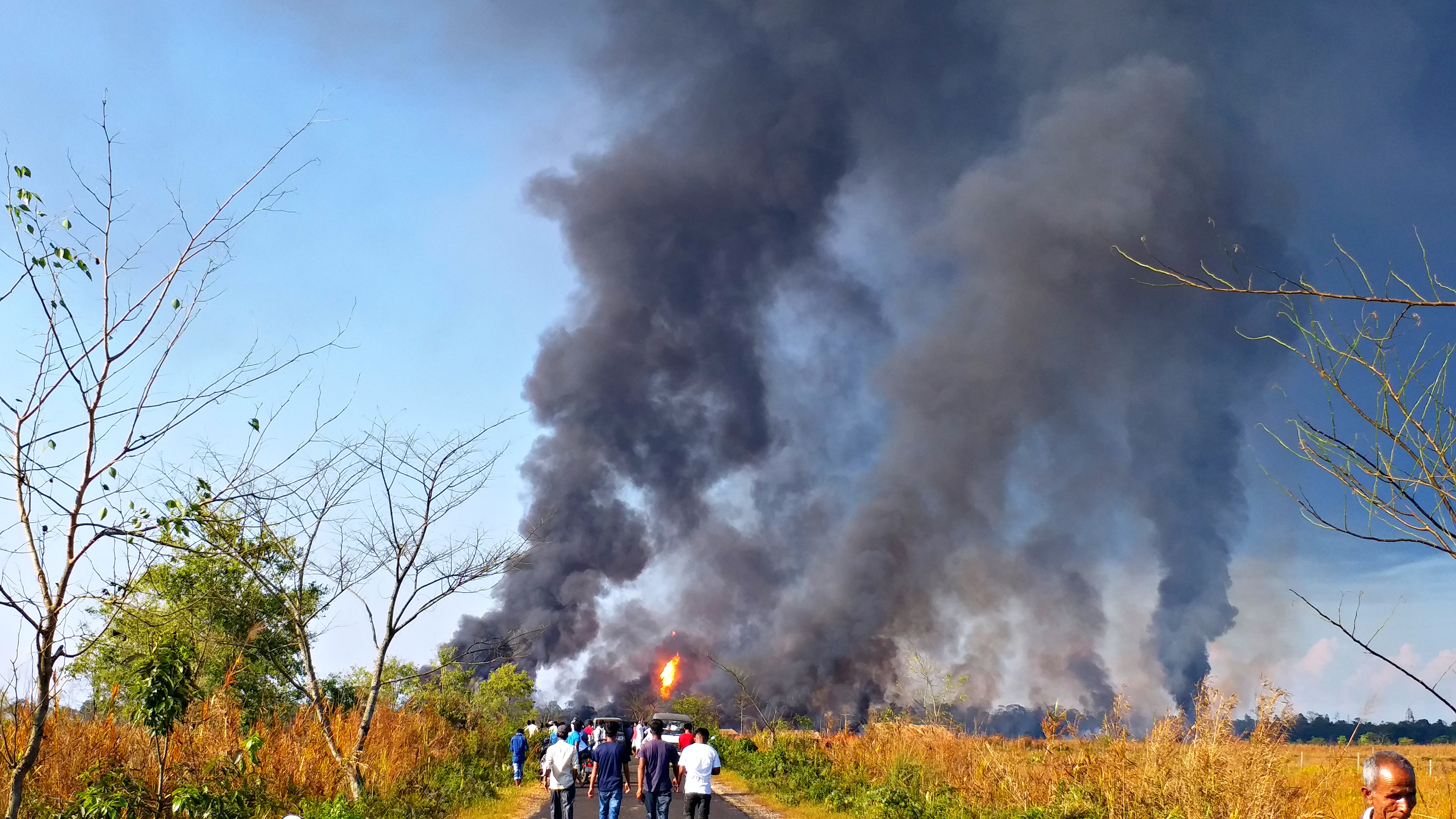 TINSUKIA BAGHJAN OIL RIG MASSIVE FIRE UNCONTROLLED SITUATION