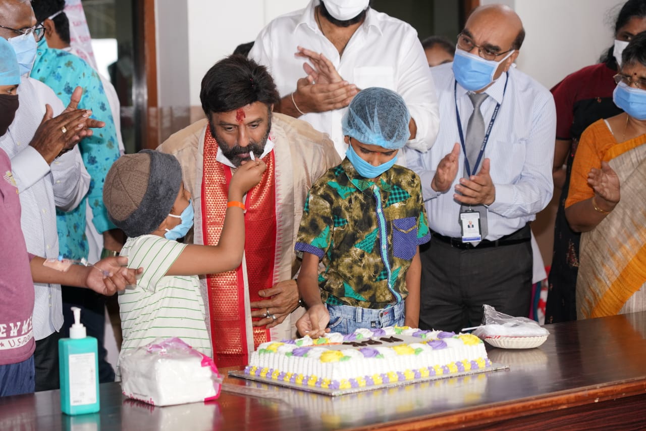 hero balakrishna birthday celebrations at basavatarakam cancer hospital