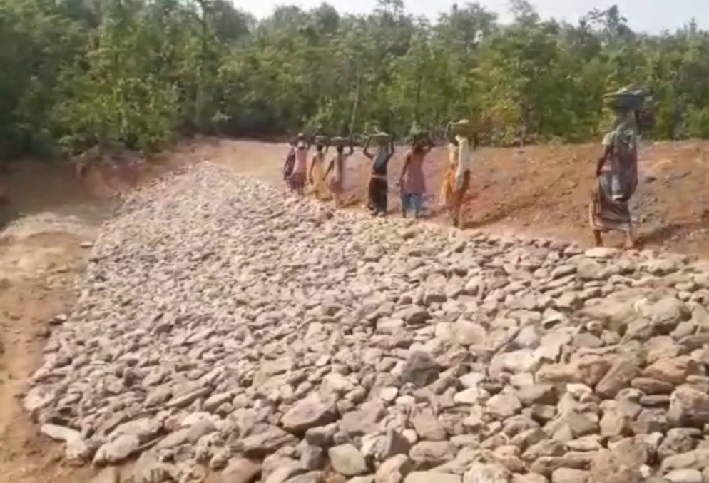 4500 check dam being constructed in Saranda forest in chaibasa