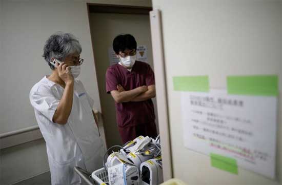 Japan People Wear Face Mask