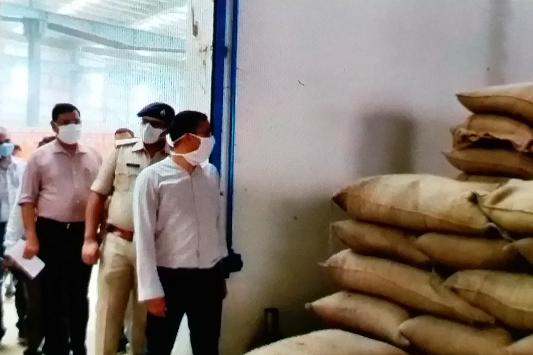 Storage of 25 thousand metric tons of wheat and gram in railway godown in vidisha