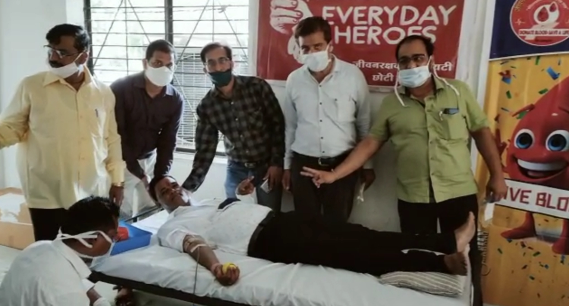 रक्तदान शिविर का आयोजन, Blood donation camp organized