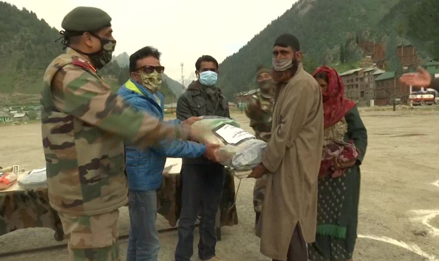 indian-army-provided-relief-supplies-to-the-poor-and-needy