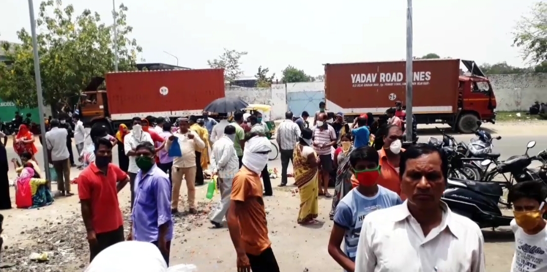 Social distortion stripped in jaipur,  Social distortion stripped at ration shops,  jaipur news,  Rajasthan news,  Social Distancing