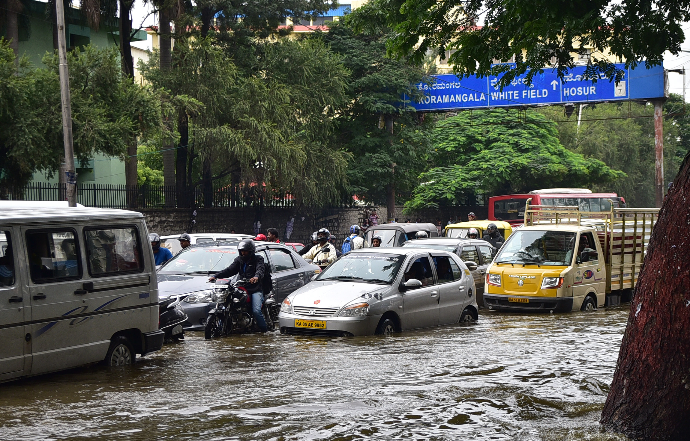 bangalore-outfit-for-the-rainy-season