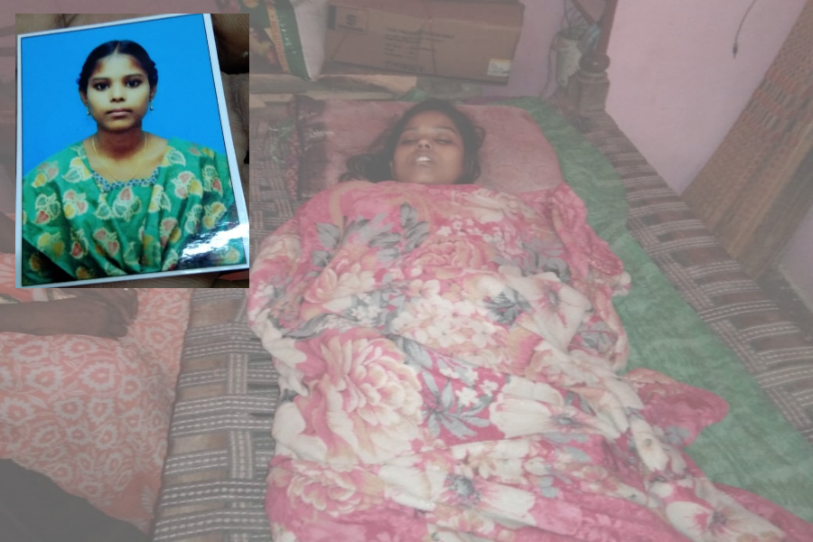 wife-commits-suicide-because-her-husband-not-handsome-in-krishnapuram-at-vishakapatnam