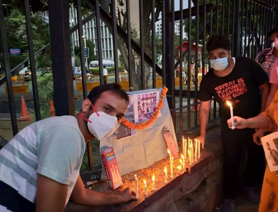 AIIMS doctors paid tribute to the martyred soldiers in delhi