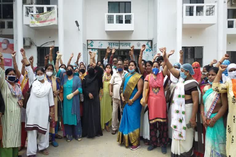 Asha workers protest in Varanasi