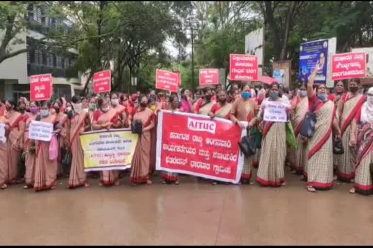 Anganawadi workers protest