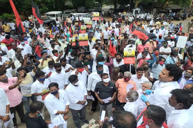  DMK protests by besieging Ponmalai railway workshop