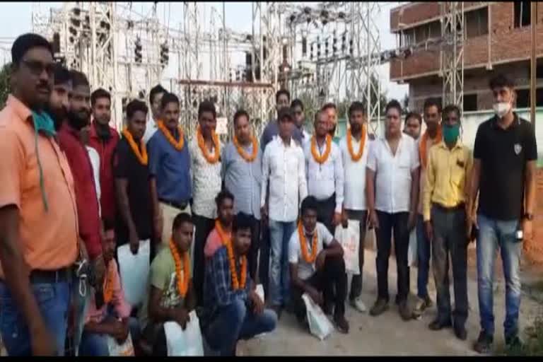 electricians honored as Corona Warriors in giridih