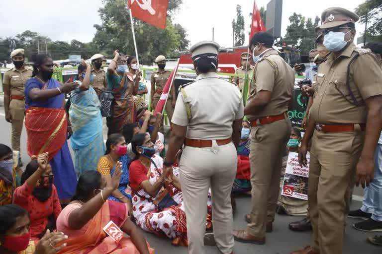 CPI protest against farm act at Gandhipuram in Coimbatore