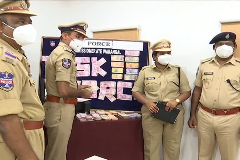 fake currency, couple arrest 