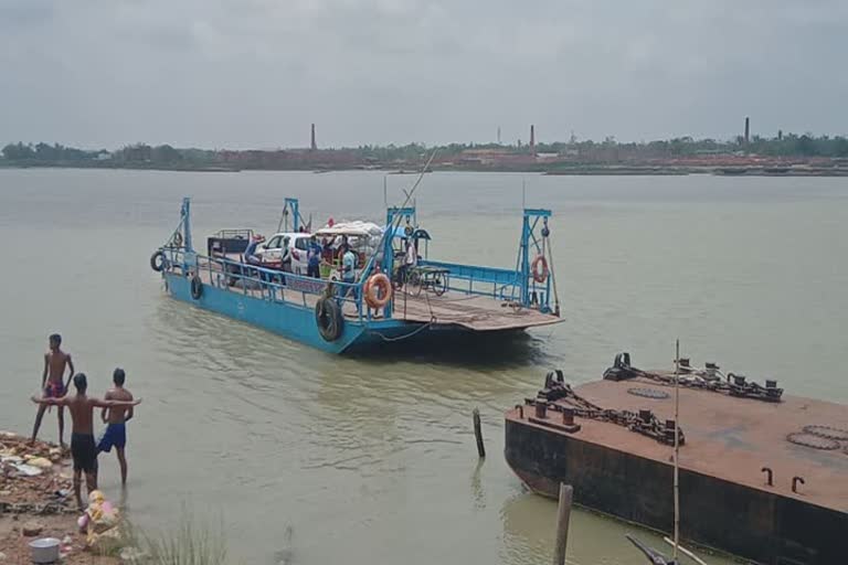 No crowd in ganga ghat on occasion of doshohara