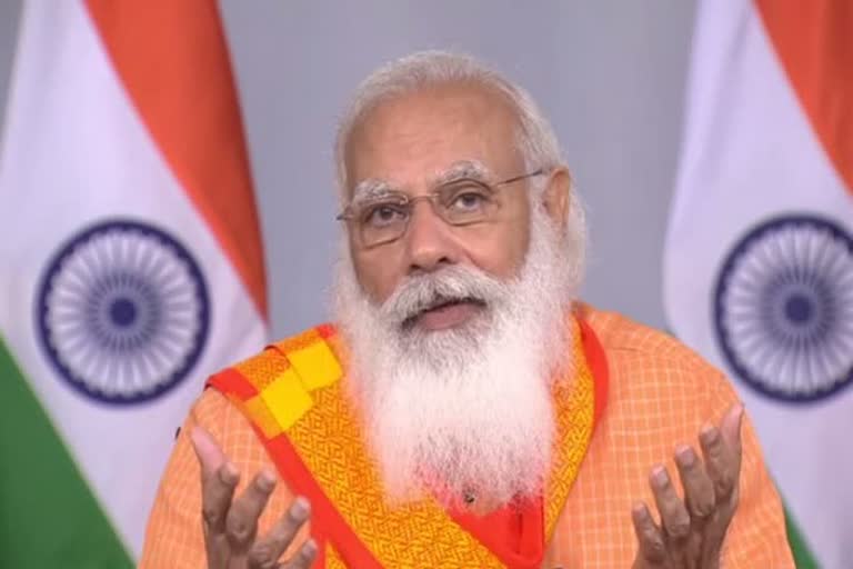 lauds Varanasi for its fight against COVID-19 COVID COVID19 വാരണാസി PM Modi lauds Varanasi വാരണാസിയെ പ്രശംസിച്ച് മുഖ്യമന്ത്രി മുഖ്യമന്ത്രി PM prime minister narendra modi modi നരേന്ദ്ര മോദി മോദി covid frontline workers കൊവിഡ് കൊവിഡ് 19 മുൻനിര ആരോഗ്യ പ്രവർത്തകർ ആരോഗ്യ പ്രവർത്തകർ കൊവിഡ് ആശുപത്രി പണ്ഡിറ്റ് രാജൻ മിശ്ര ആശുപത്രി Pandit Rajan Mishra COVID hospital COVID hospital