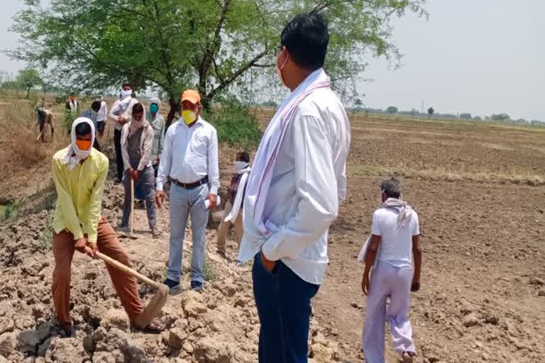 lokpal inspected mgnrega works in jhansi