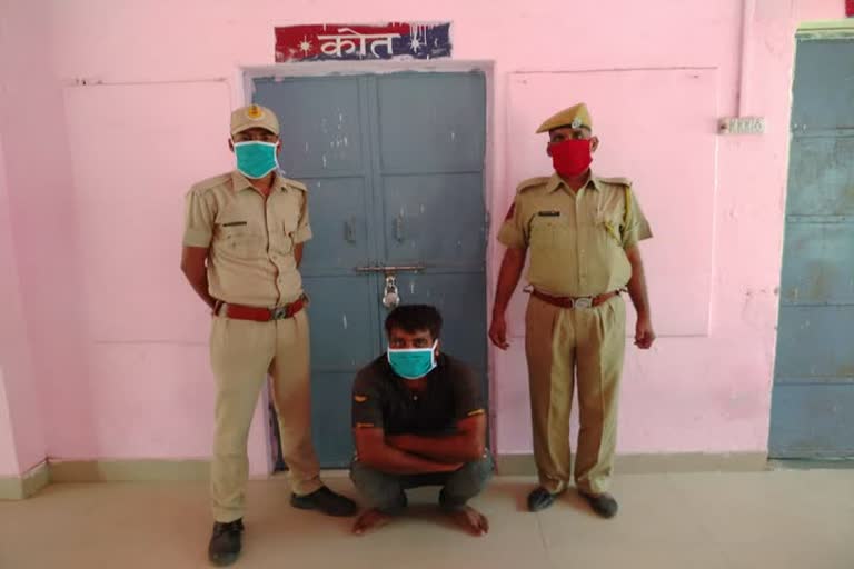 Accused arrested, native pistol, Dholpur police