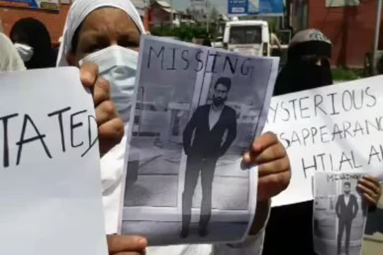 Missing Hilal Ahmad Jammu and Kashmir Srinagar PHD Scholar Protest ഹിലാൽ അഹ്മദ് പിഎച്ച്ഡി തടാകത്തിൽ ട്രക്കിങ്ങിനു പോയതായിരുന്നു വടക്കൻ കശ്മീർ ഗന്ദർബാൽ ജില്ലയിലെ വംഗാട്ട്