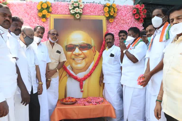 Puducherry cm tribute formar DMK leader Karunanidhi for his birth anniversary