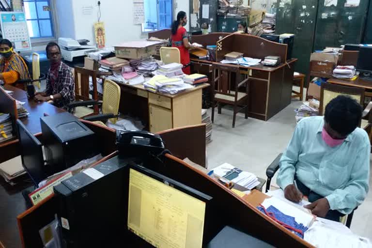 Tamilnadu secretariat runs withs 33 percent employees