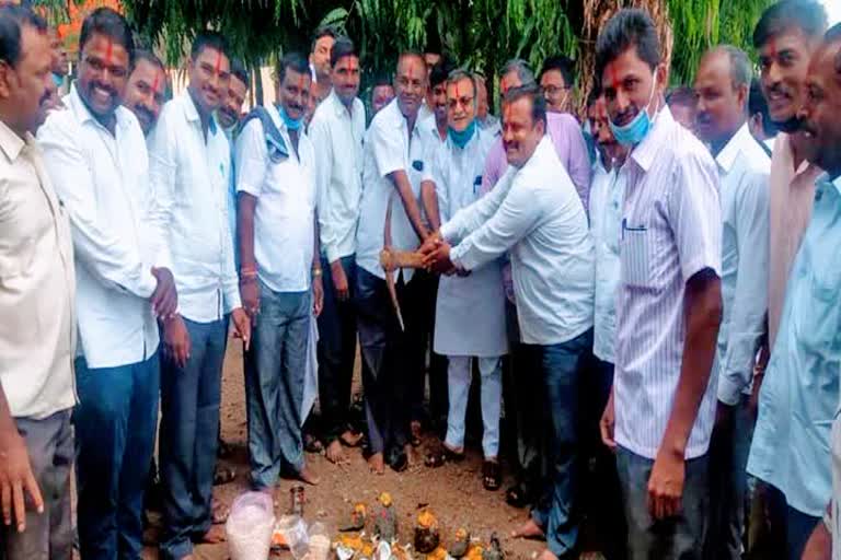 Mahesh Kumaratalli performs land worship for various works