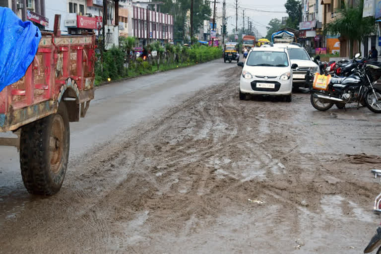 Passengers falling victim to accidents due to negligence in road construction