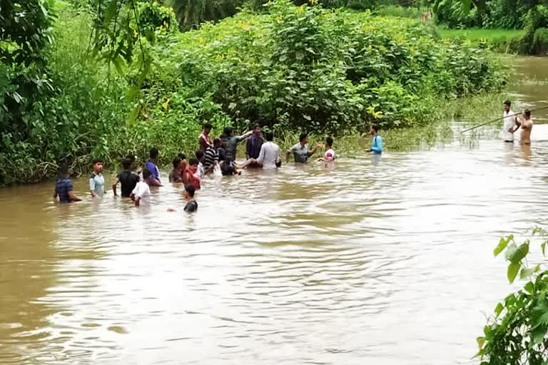 अस्वाली गावातील तेरा वर्षीय मुलाचा पुराच्या पाण्यात बुडून मृत्यू