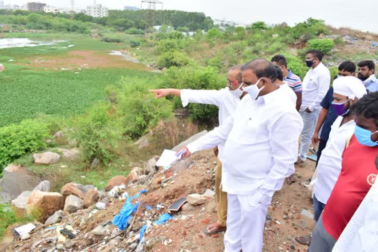 Mla arikepudi gandhi visited pariki pond in kukatpally