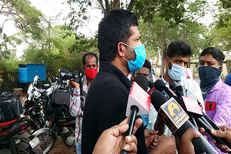 Taking oxygen with forcefully is not good mp prathap simha said