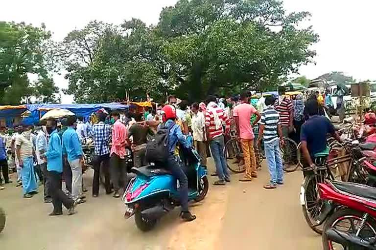 Showing protest against road repair 