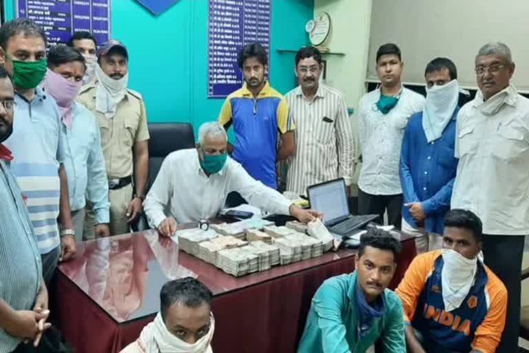 Jalgaon police seized cash