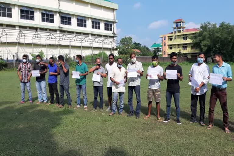  SI নিযুক্তি: বঙাইগাঁৱত উত্তাল প্ৰতিবাদ বিভিন্ন দল সংগঠনৰ 