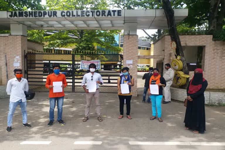 ABVP demands To hang gangrape accused in Jamshedpur