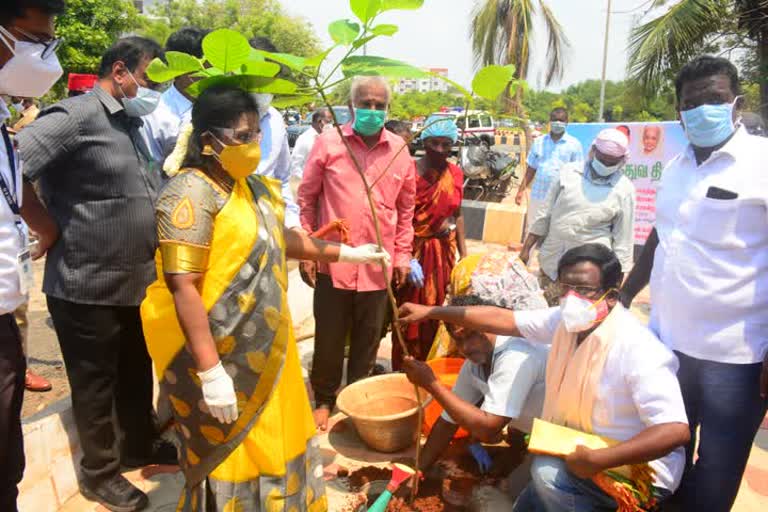 உலக மருத்துவர் தினத்தில் தமிழிசை சௌந்தரராஜன்