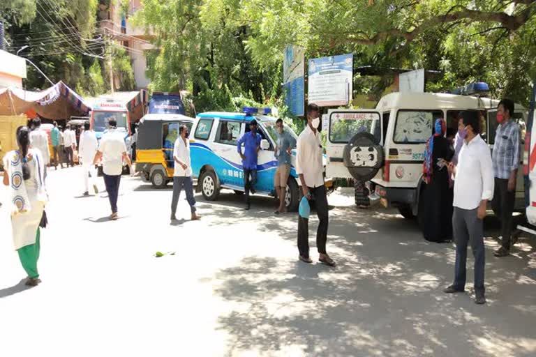 survivors are losing their lives in vehicles at ananthapur