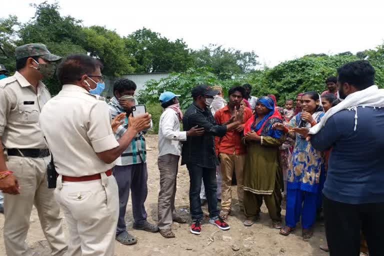 Dead body of youth found in front of Sirpur pond