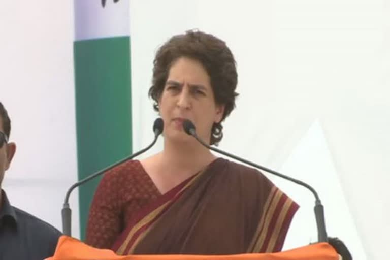 priyanka-gandhi-demands-cbi-probe-in-vikas-dubey-case