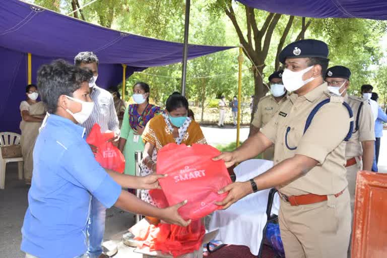  District SP Satya Esubabu holds special meeting with rescue children and parents