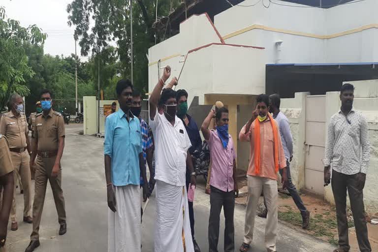 இந்து அமைப்பினர்