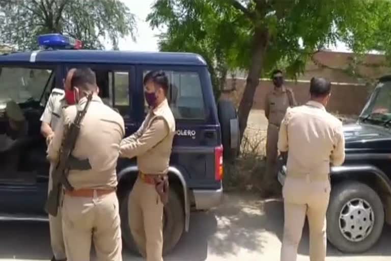 कोई नहीं कर रहा था शव का अंतिम संस्कार, तब पुलिस ने दिखाई मानवता