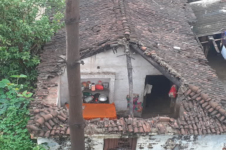 house collapsed in bagha