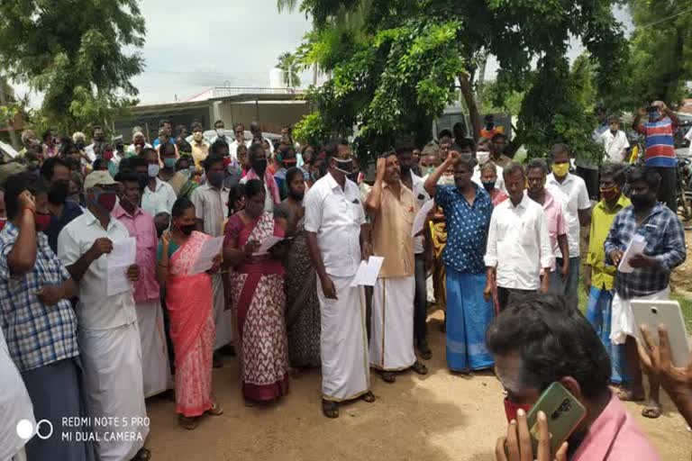 Public protest at the Panchayat Union office in kothamangalam