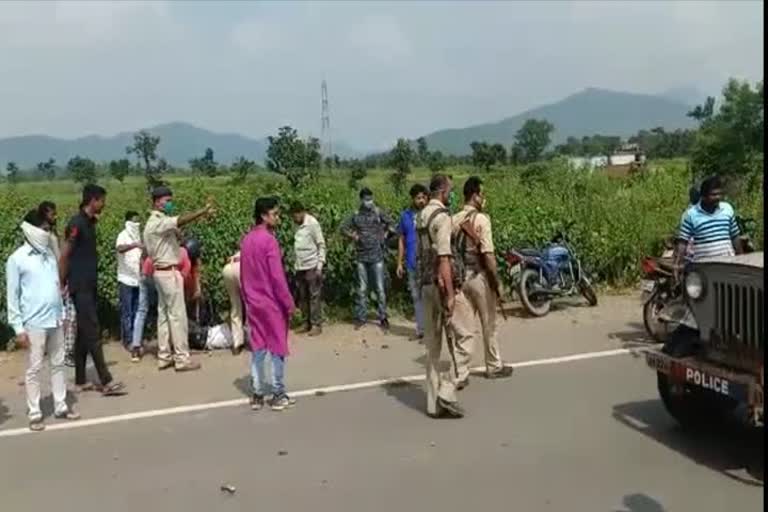 one woman died due to road accident in seraikela