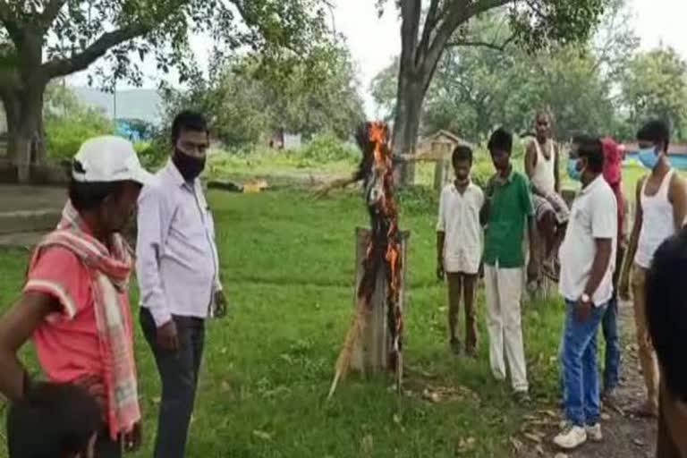 BCCL workers protest against outsourcing company co in dhanbad