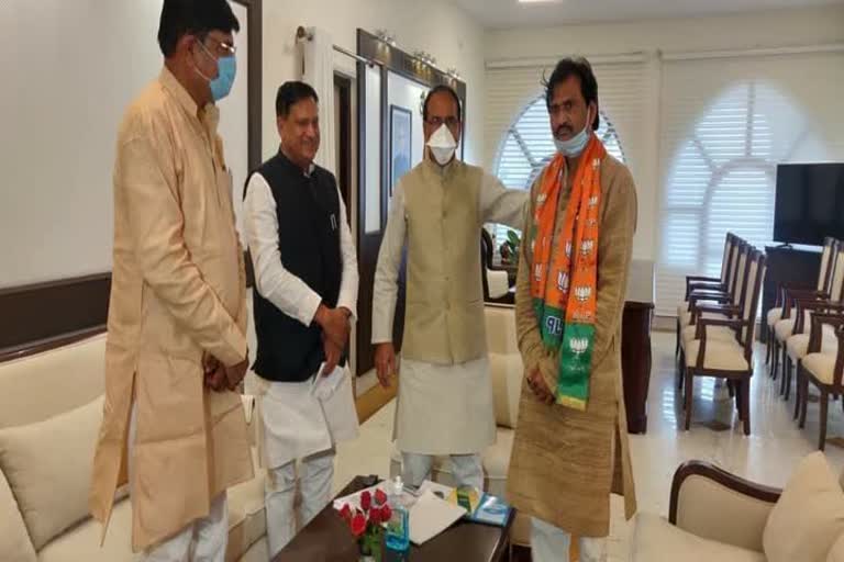 Rajkumar Kushwaha joined BJP 